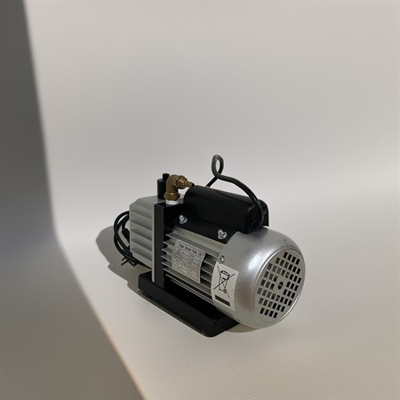 Begagnad Vakuum Pump (s/n: 739002)
